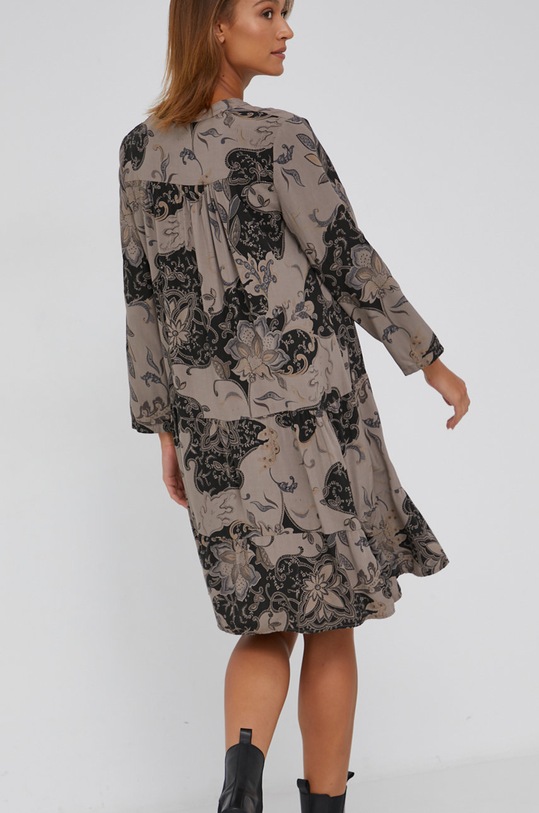 Oblečení Šaty Answear.LAB 66881A2.1.2KR béžová