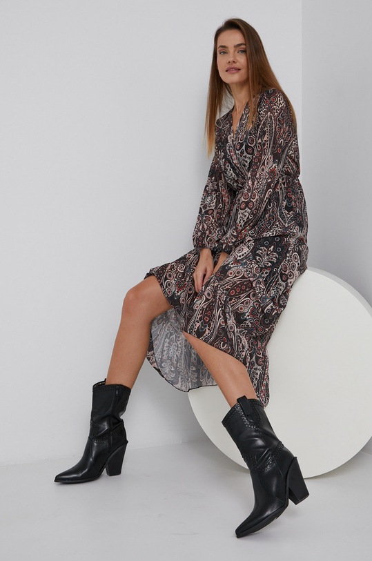 Answear Lab Sukienka casual czarny 1370.1.AJ
