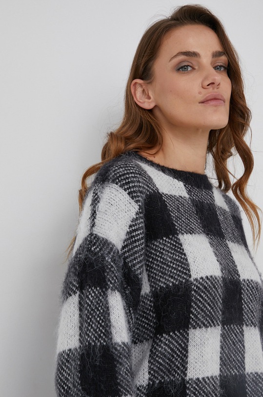 Answear Lab Sweter z domieszką wełny AT7255.AJ czarny