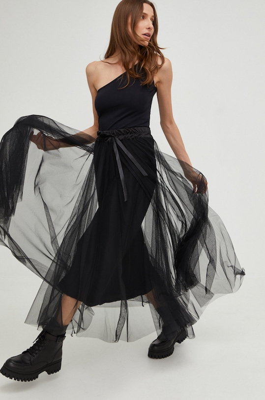 Answear Lab spódnica X kolekcja limitowana NO SHAME z elastanem czarny 23028.1w