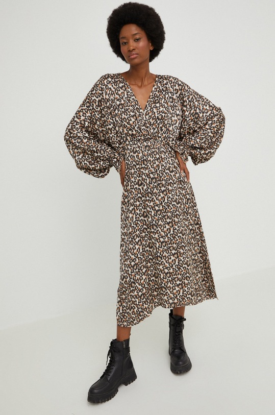 Answear Lab sukienka brązowy 30820RA6L.js
