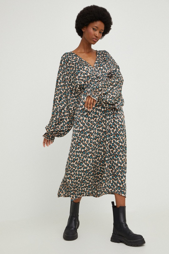 Answear Lab sukienka casual beżowy 30820RA6L.2.js