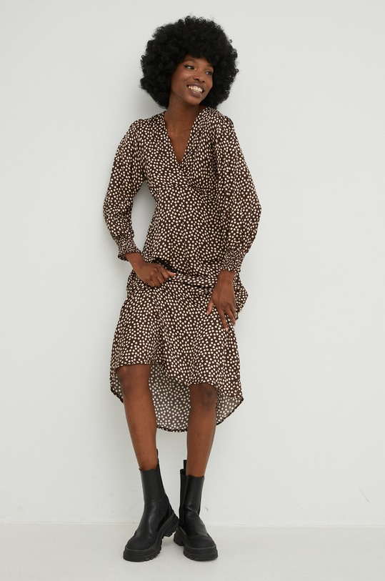 Answear Lab sukienka 13598RVSDBU.js1 brązowy WW23