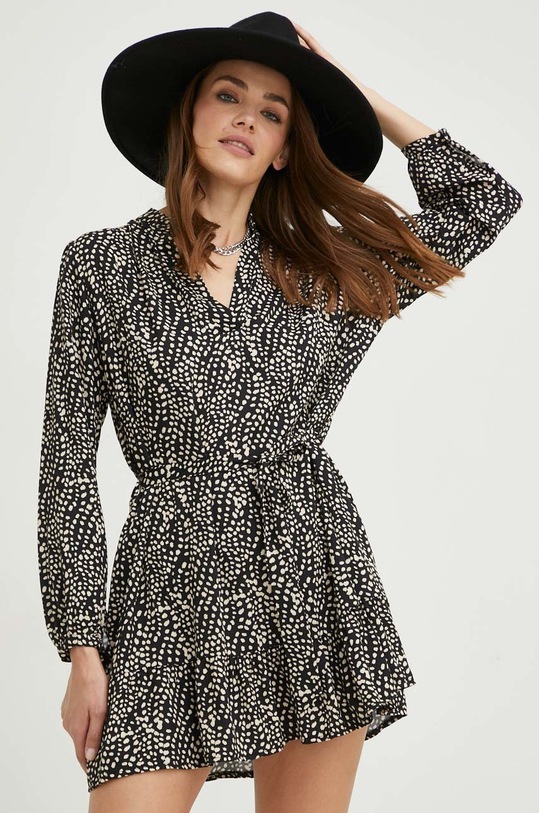 Answear Lab sukienka casual czarny 95669ftsd.js