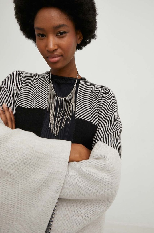 Answear Lab poncho czarny 3663.js