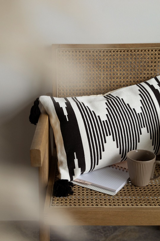 Answear Lab poduszka ozdobna czarny pillow27.DB