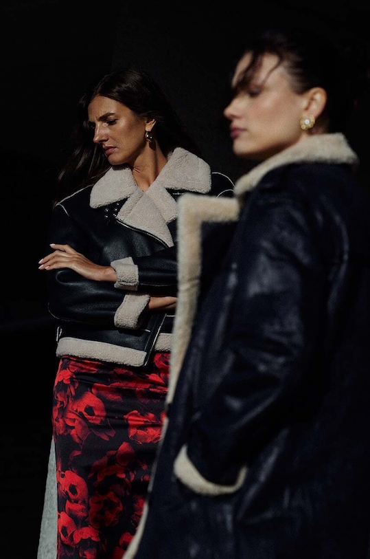 Answear Lab kurtka bez kaptura czarny FL202129.HWK