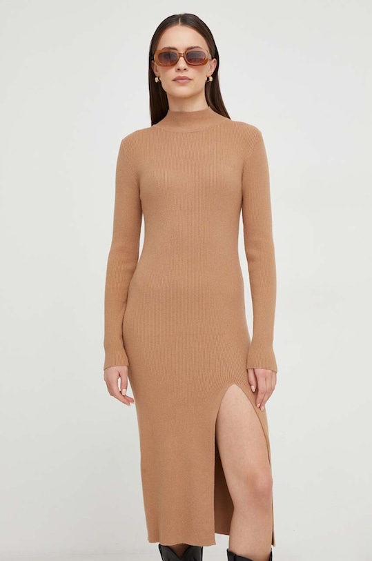 Answear Lab sukienka z elastanem brązowy PH8835.HWK
