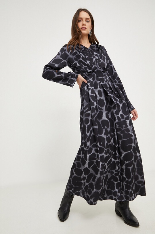 Answear Lab sukienka casual czarny d643.iw