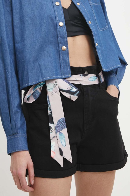 Answear Lab szorty jeansowe z elastanem czarny SJ701.HWK