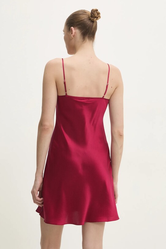 Odzież Answear.LAB koszulka nocna jedwabna 1090.CMS czerwony