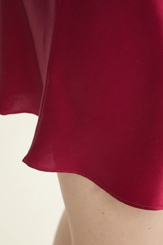 Answear.LAB koszulka nocna jedwabna 1090.CMS czerwony