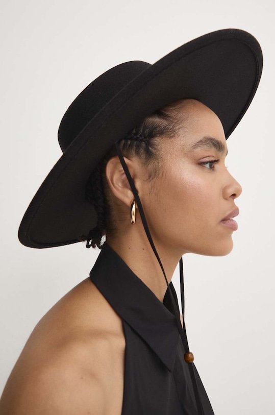 Answear Lab palarie altele negru CT611.HWK