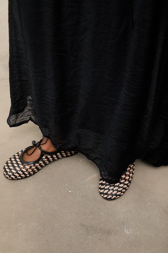 Answear.LAB sukienka d876.ijs czarny