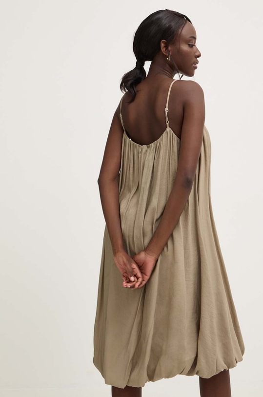 Odzież Answear.LAB sukienka 22522yr.FKK zielony