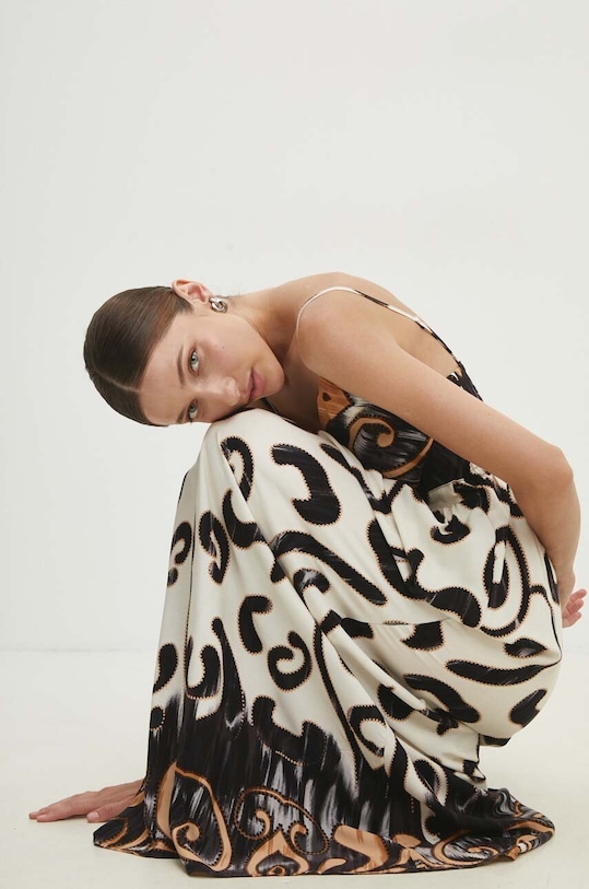 Answear Lab sukienka casual czarny A100721.HWK