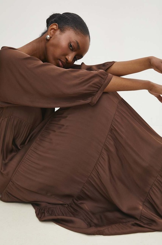 Answear.LAB sukienka trzy czwarte brązowy 94173.ijs