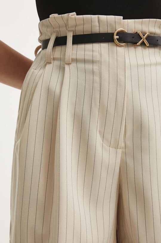 Answear Lab pantaloni scurti bej PC106.HWK