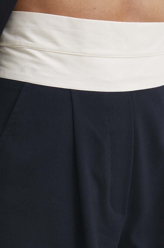 Answear Lab pantaloni scurti bleumarin 1584.TMS