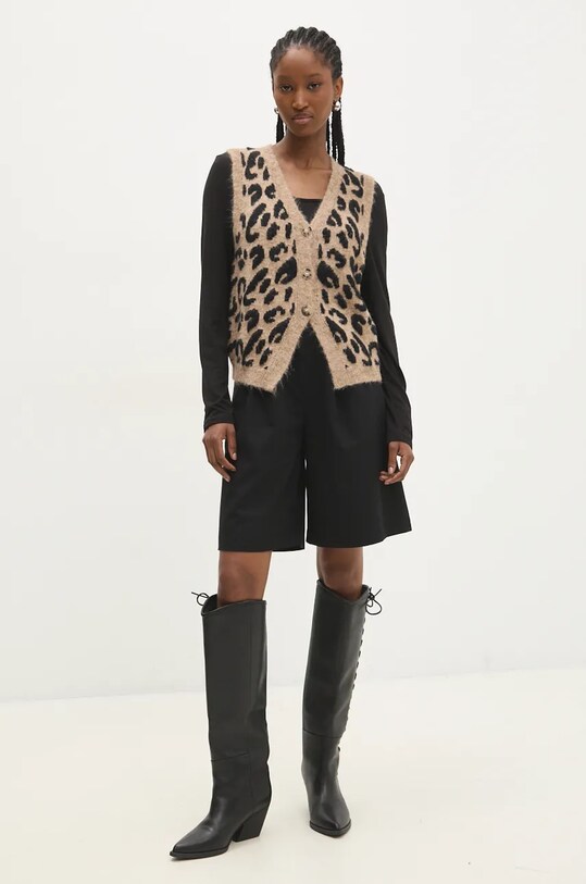 Answear Lab pantaloni scurti 19814.tos negru WZ24