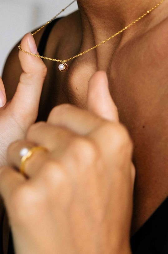 ANIA KRUK naszyjnik ze srebra pokrytego złotem Ariel STNNP0030Z złoty ZA00