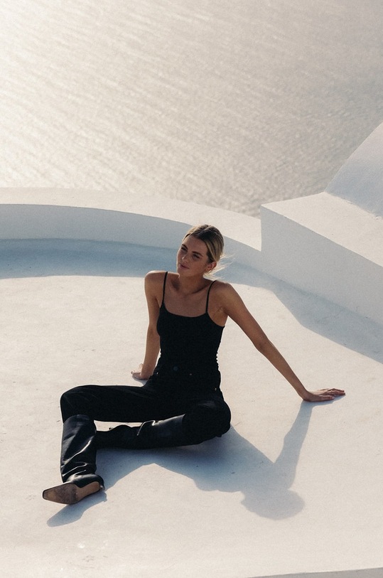 Дрехи Памучен топ MUUV. Premium Basic koszulka.premium.basic черен