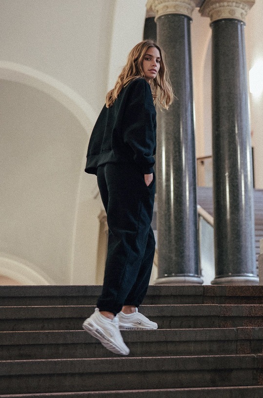 Odzież MUUV. bluza bawełniana SMOOTH COTTON bluza.SMOOTH.COTTON.bla czarny