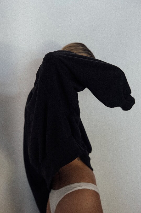 MUUV. - Хлопковая кофта Mild Cotton чёрный bluza.MILD.COTTON.black