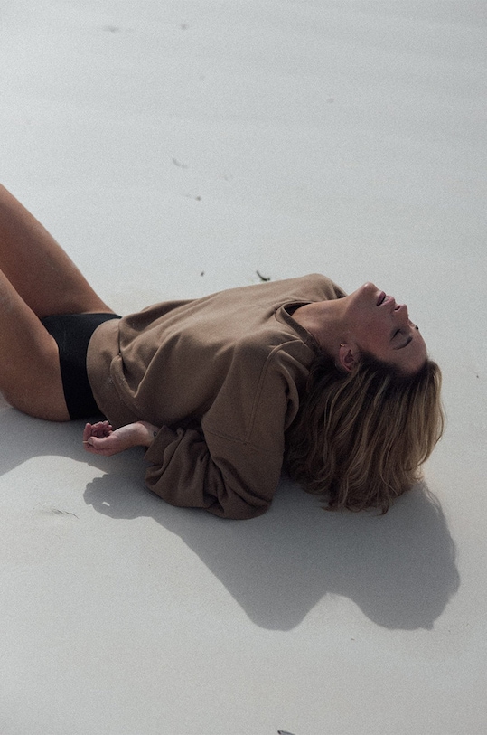 MUUV. bluza bawełniana oversize MILD COTTON bawełna brązowy bl.overs.MILD.COTTON.pb