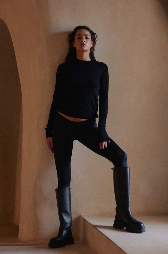 MUUV. Longsleeve Light Rib z elastanem czarny longsleeve.LIGHT.RIB.bl