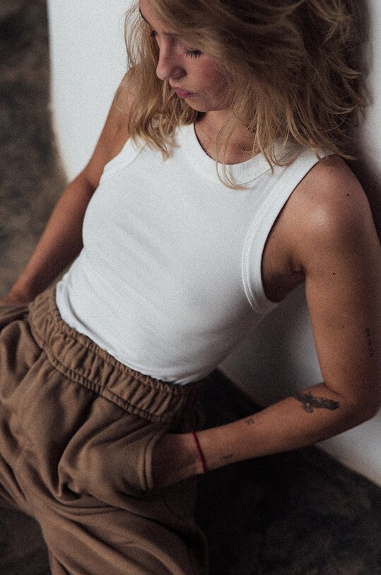 Îmbrăcăminte MUUV. pantaloni de trening cu talie înaltă Mild Cotton spodnie.MILD.CO.peanut maro