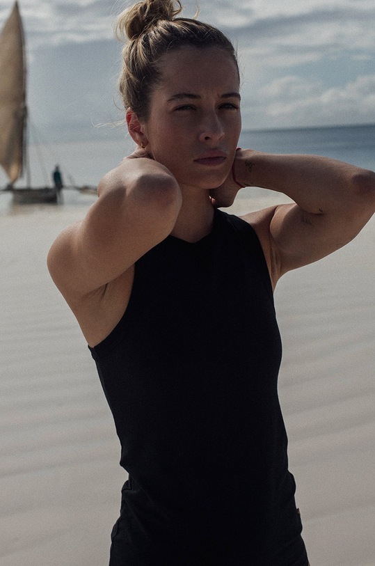 MUUV. Top Premium Basic uni negru koszulka.PREMIUM.BASI.b