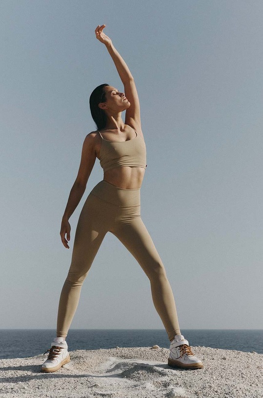 MUUV. top sportowy.top.soft.nude