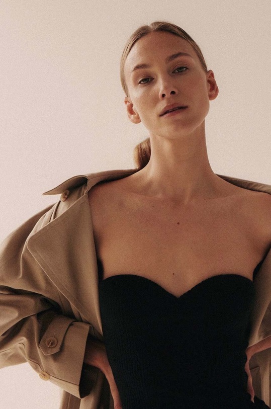 Odzież MUUV. sukienka LATE TO THE PARTY sukienka.krotka.late.bl czarny