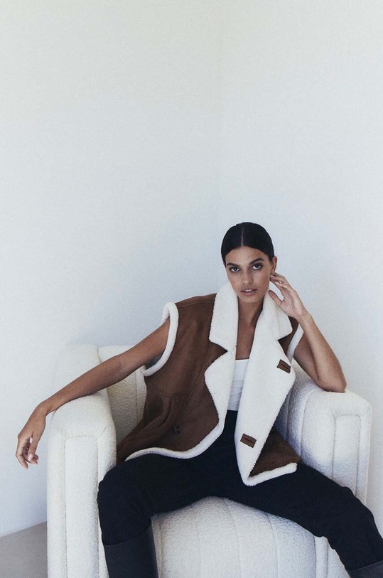 Безрукавка MUUV. бежевий ociepl.kamizelka.TOUCHE