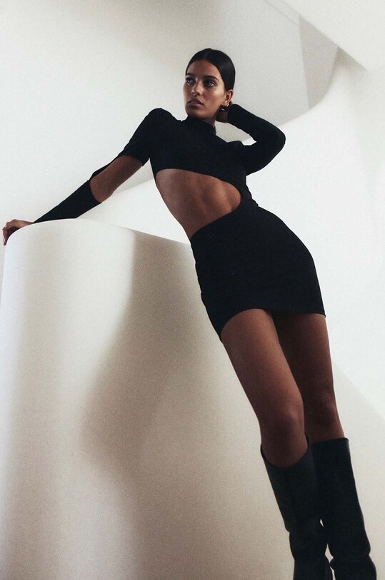 Хлопковое платье MUUV. Trou чёрный sukien.dlugi.rekaw.TROU