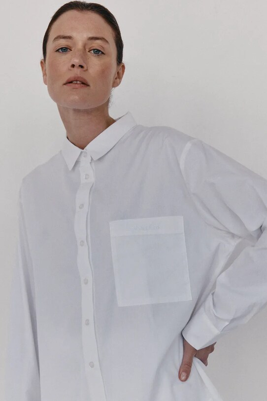 MUUV. koszula bawełniana CLASSIC oversize.shirt.CLASSIC biały ZS25