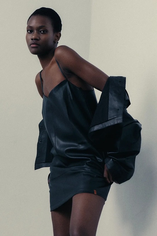 MUUV. sukienka ANAIS sukienka.krotka.ANAIS czarny ZS25