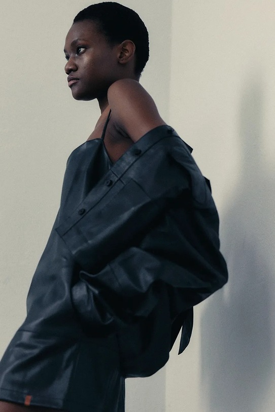 Odzież MUUV. sukienka ANAIS sukienka.krotka.ANAIS czarny