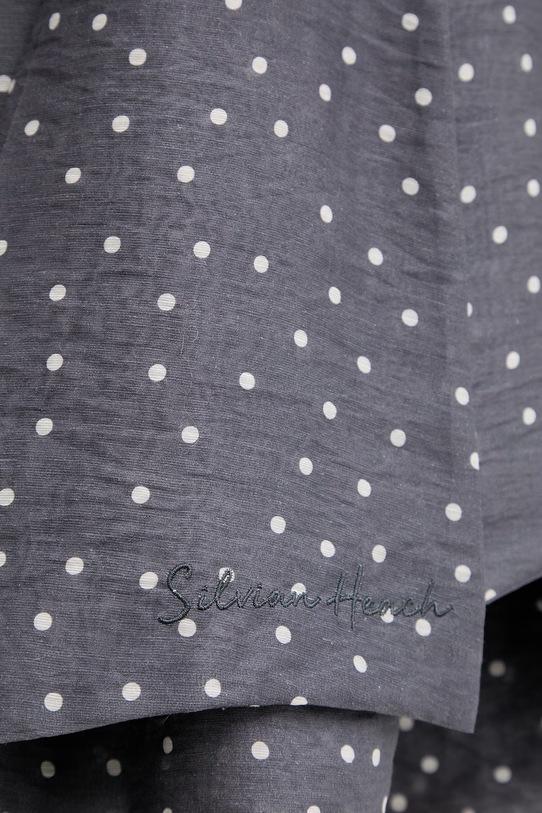 Silvian Heach sukienka z dodatkiem lnu KOMOTI GPP26234VE szary