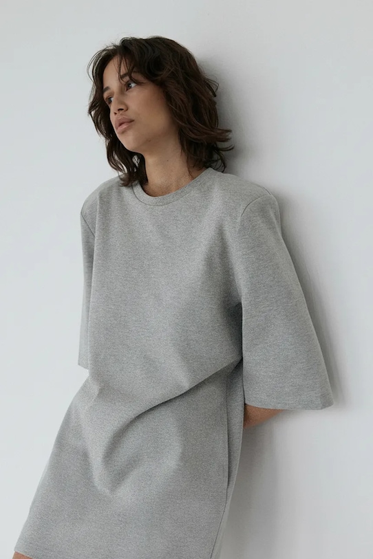 Muuv. sukienka oversize bawełniana AYA suk.krot.posze.ram.AYA szary ZS26