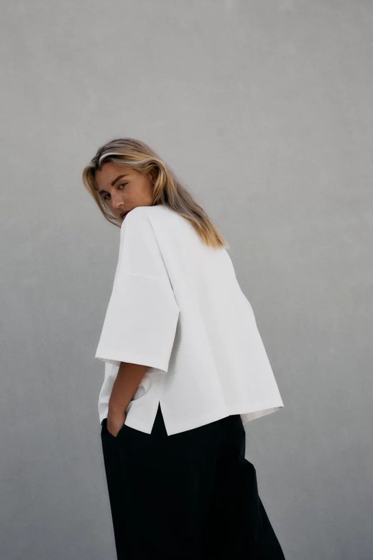 Muuv. t-shirt basic damski bawełniany KOAI longsleeve.KOAI biały