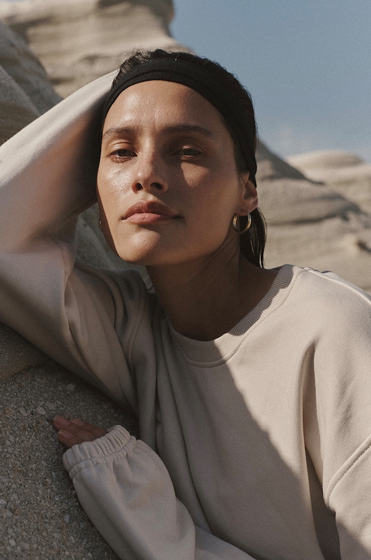 Odzież MUUV. bluza SUBTLE COTTON bluza.crop.SUBTLE beżowy