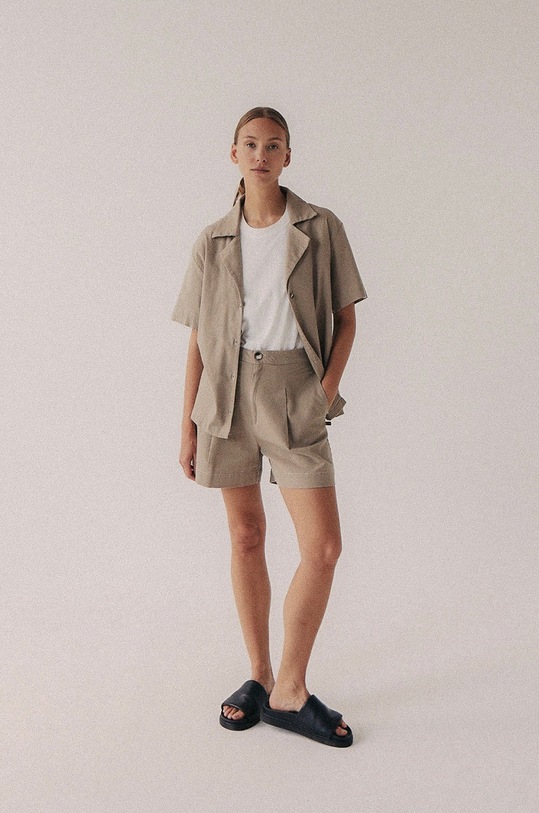 MUUV. koszula z domieszką lnu POCHE koszula.POCHE beżowy