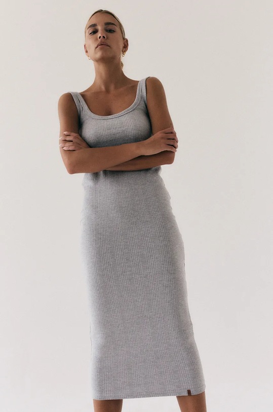 Haljina MUUV. sukienka długa FENDU sukienka.dluga.FENDU