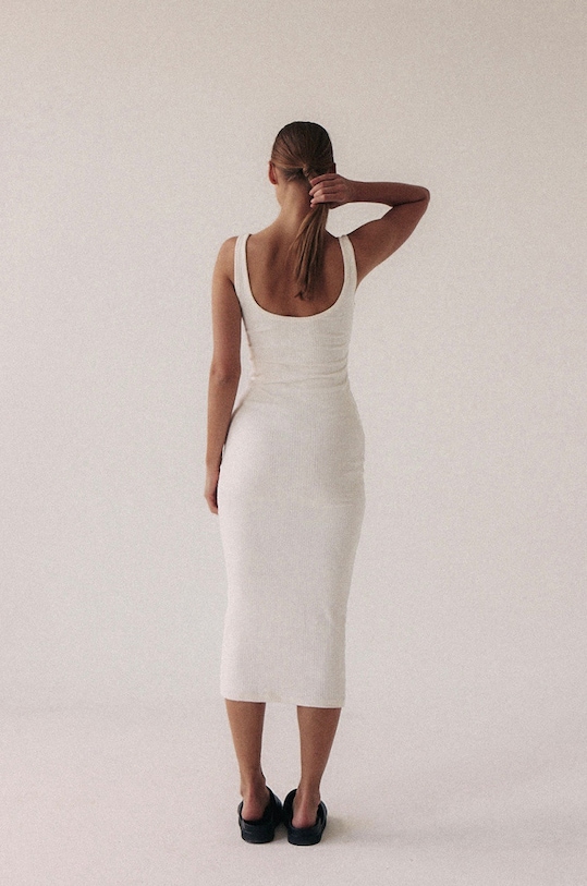 Šaty MUUV. Fendu sukienka.dluga.FENDU