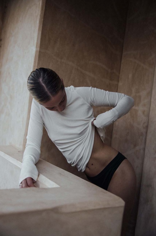 MUUV. longsleeve z elastanem biały longsleeve.LIGHTRIB.egg