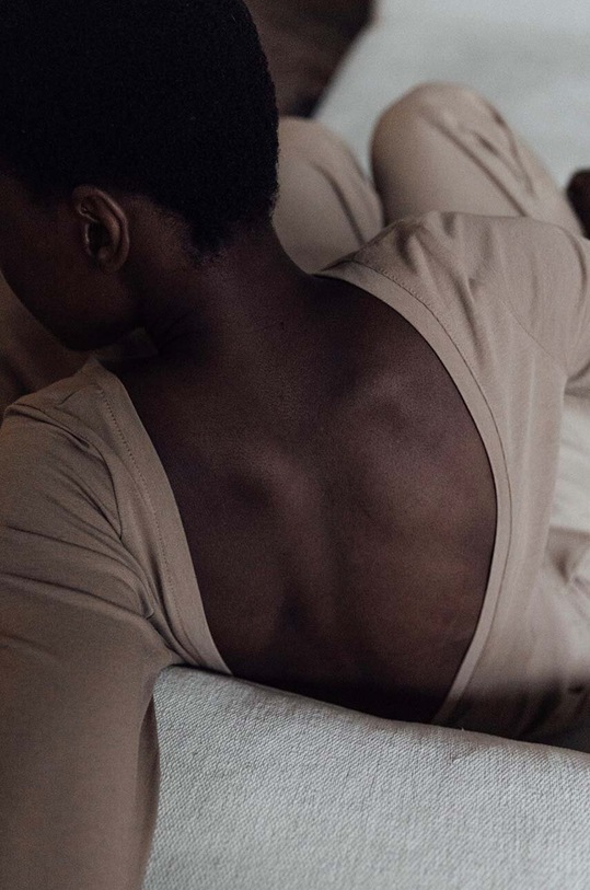 MUUV. longsleeve din bumbac maro longsle.BACKRENROUTE.pe