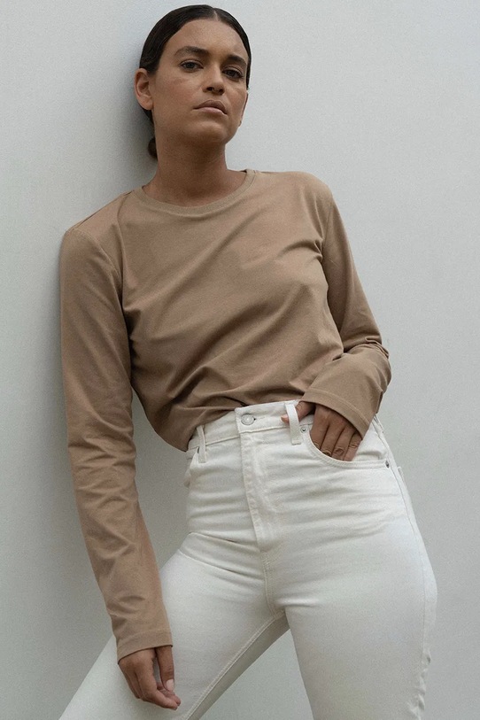 Muuv. лонгслив для женщин из хлопка BASIC бежевый LONGSLEEVE.BASIC
