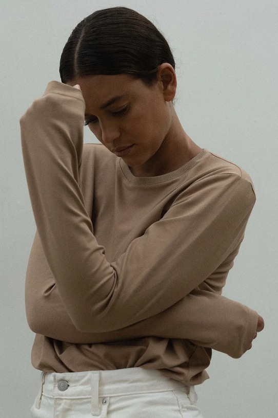 Одяг Muuv. лонгслів жіночий бавовняний BASIC LONGSLEEVE.BASIC бежевий